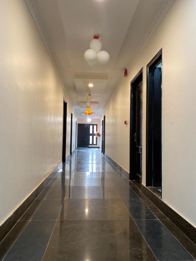 Hotel S.R Plaza Khurja Exteriér fotografie
