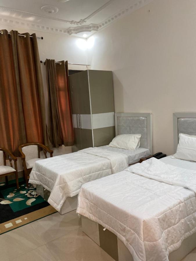 Hotel S.R Plaza Khurja Exteriér fotografie