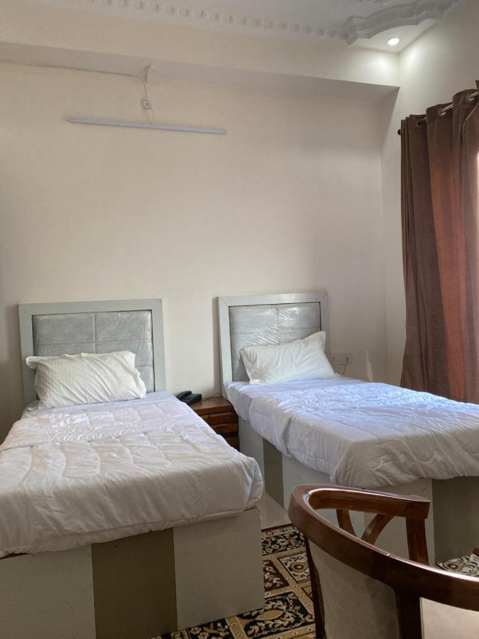 Hotel S.R Plaza Khurja Exteriér fotografie